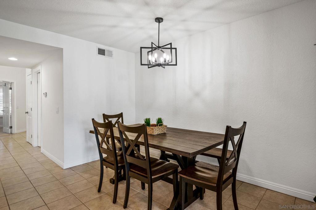 MLS #250042973SD image #11