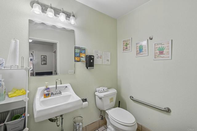 Detail Gallery Image 7 of 74 For 5979 Harps Ct, San Diego,  CA 92114 - – Beds | – Baths