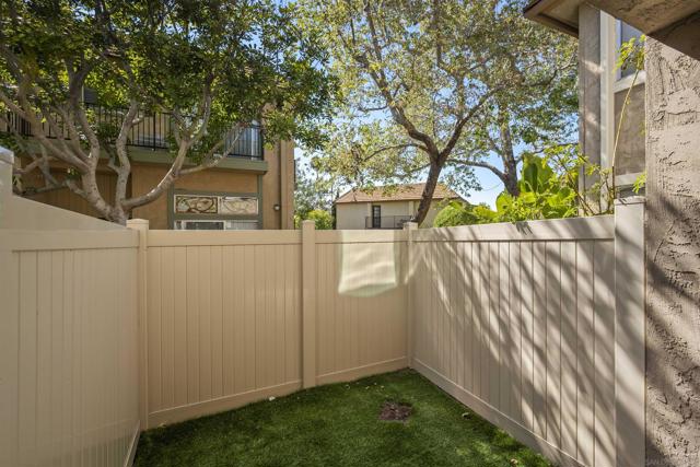 7836 Hummingbird Ln, San Diego CA: https://media.crmls.org/mediaz/e6738ea1-865a-482b-b1c9-172fd1101b97.jpg