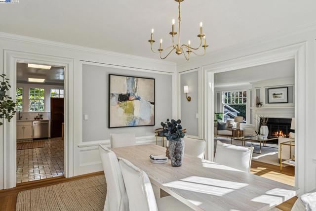 5811 Romany, Oakland CA: https://media.crmls.org/mediaz/e673982a-f64e-4d0d-a8ee-654c2fae78d2.jpg