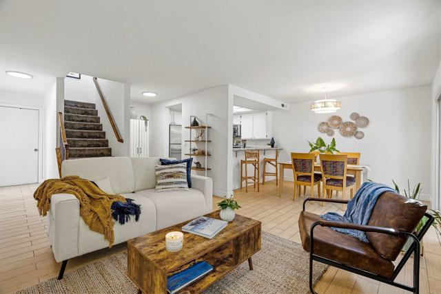 Detail Gallery Image 6 of 36 For 2927 Leotar Cir, Santa Cruz,  CA 95062 - 3 Beds | 2/1 Baths