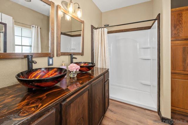 410 Woodland Ln, El Cajon CA: https://media.crmls.org/mediaz/e6744bbc-fa1b-49f1-98d0-8d1db1511df9.jpg