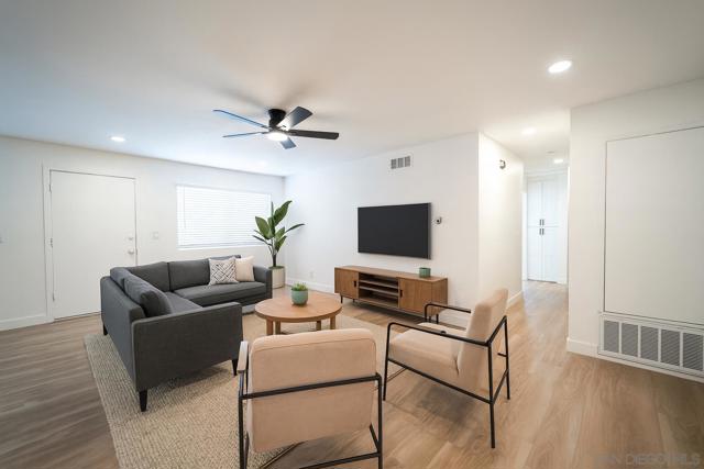 Image 20 of 22 For 1306 W San Ysidro Blvd  D