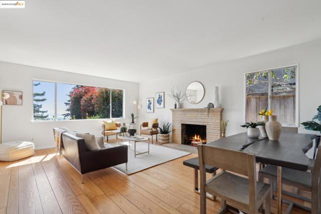 6824 Wilton Dr, Oakland CA: https://media.crmls.org/mediaz/e6753793-ec6f-44ed-b5e7-cd38d35b3df9.jpg