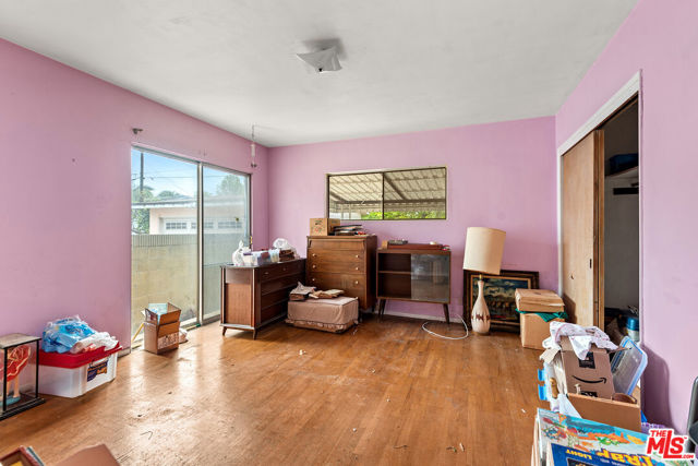 12926 Bonaparte Avenue, Los Angeles CA: https://media.crmls.org/mediaz/e675b809-928f-4cae-9bf9-2a0800520e11.jpg
