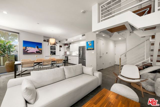 2400 Corinth Avenue, Los Angeles CA: https://media.crmls.org/mediaz/e675ffa6-8756-43f8-bfb4-669dc94d2642.jpg