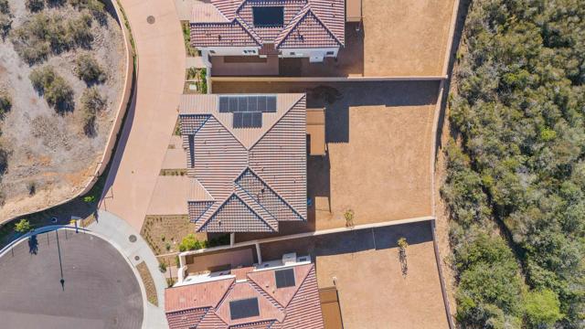 11318 Caminito Rodar, San Diego CA: https://media.crmls.org/mediaz/e676ff33-e4e8-4d48-82b5-18c11fb69a28.jpg