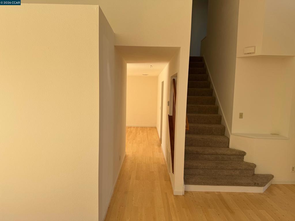 https://media.crmls.org/mediaz/e67739f7-0888-4e7d-b6b2-1057a198a329.jpg?preset=X-Large