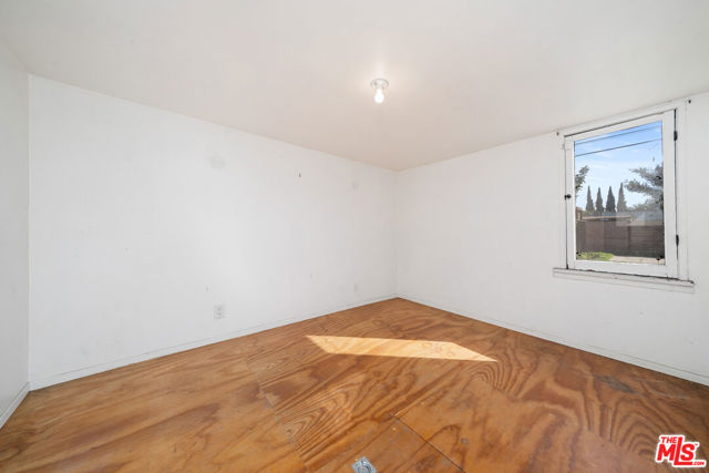 3000 Finch Street, Los Angeles CA: https://media.crmls.org/mediaz/e677a5bf-6d8a-486b-b62d-ca0a5cace16d.jpg