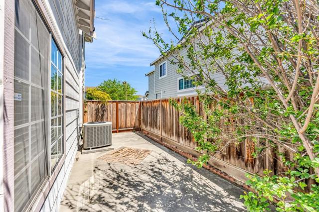 4438 Calypso Terrace, Fremont CA: https://media.crmls.org/mediaz/e678709b-cfe7-4536-8b56-5ace2c184196.jpg