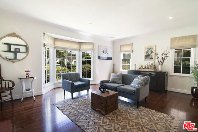 8828 Rosewood Avenue, West Hollywood CA: https://media.crmls.org/mediaz/e678c76b-3491-4191-a90b-5f1aaef38410.jpg
