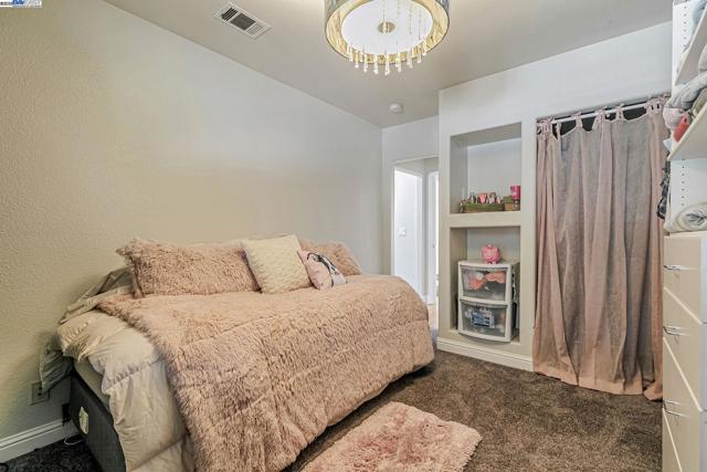 337 I St, Fremont CA: https://media.crmls.org/mediaz/e678e009-1775-4396-bbc0-38b10485f85f.jpg