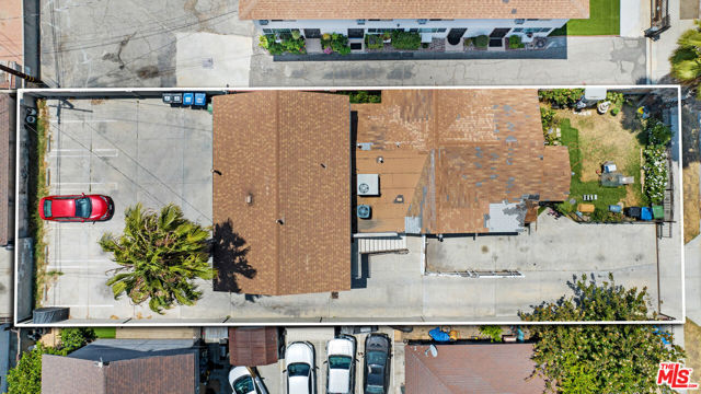 11320 Emelita Street, North Hollywood CA: https://media.crmls.org/mediaz/e6794f4b-f3b9-4e4a-8d2e-34cc617480b0.jpg
