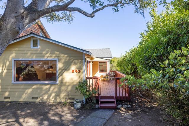 642 Cypress Street, Monterey CA: https://media.crmls.org/mediaz/e679c96d-0487-4590-898c-1c0dec50be2a.jpg