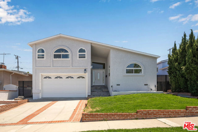 2733 Grand Summit Road, Torrance CA: https://media.crmls.org/mediaz/e67a55b7-5da0-4120-b701-0153e44c0d56.jpg