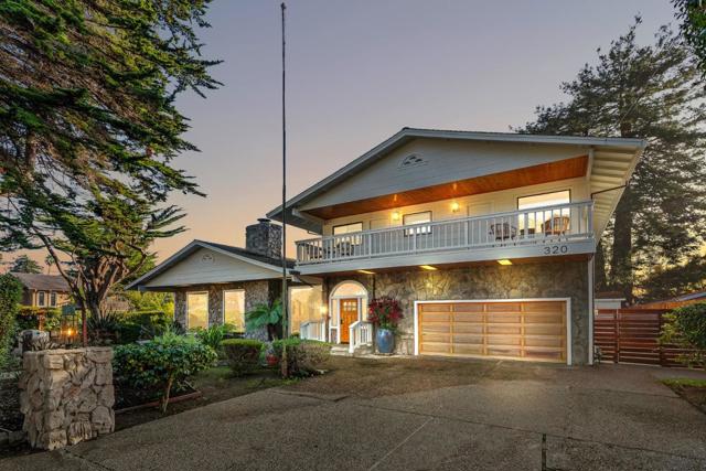 320 Cliff Drive, Aptos CA: https://media.crmls.org/mediaz/e67a636c-555d-4e5a-a3e0-a0f536d18f56.jpg