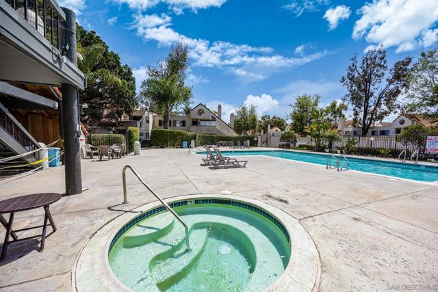 345 N Melrose Dr, Vista CA: https://media.crmls.org/mediaz/e67a703a-bdef-4ffc-a49b-be5551191092.jpg