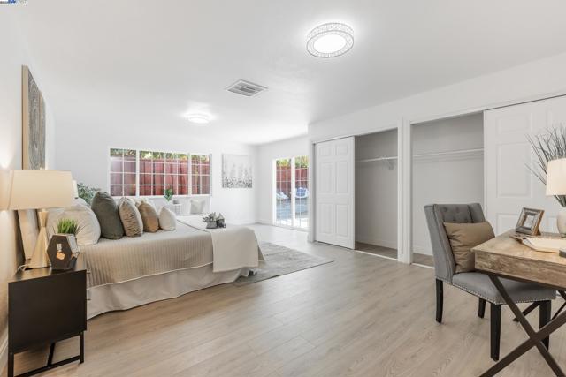 766 Joyce St, Livermore CA: https://media.crmls.org/mediaz/e67a75b5-8121-4929-ae48-4864d816bca6.jpg