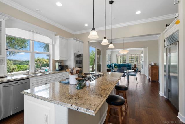Image 11 of 52 For 332 Lemonwood Dr