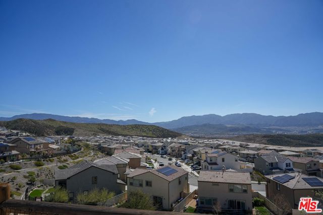 18215 Astro Court, Santa Clarita CA: https://media.crmls.org/mediaz/e67aad06-8bef-4193-90c3-a203f89b1faa.jpg