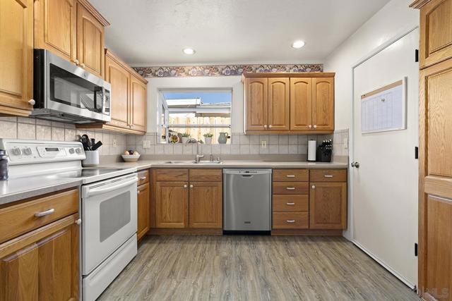 1718 Outer Dr., El Cajon CA: https://media.crmls.org/mediaz/e67b01a7-00b7-4d7b-9720-a34bb90524ea.jpg