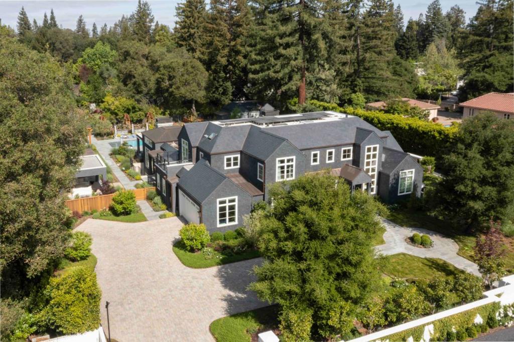 112 Almendral Avenue