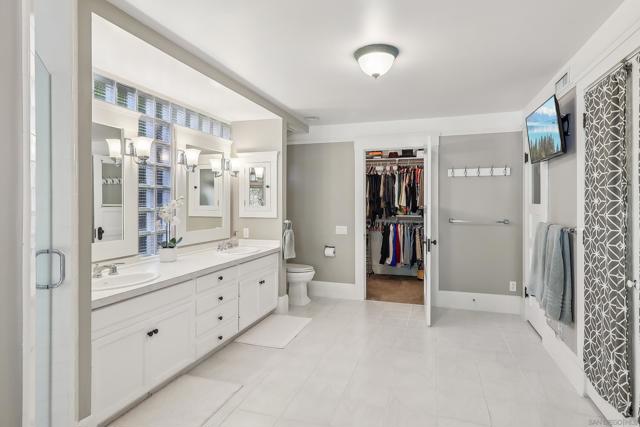 4472 Hortensia St, San Diego CA: https://media.crmls.org/mediaz/e67b11a2-fc4f-49dc-bb7a-8f47f8dd3ad2.jpg
