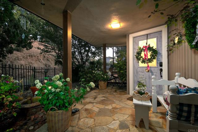 Detail Gallery Image 3 of 59 For 720 Sky Mountain Ln, Alpine,  CA 91901 - 3 Beds | 1/1 Baths