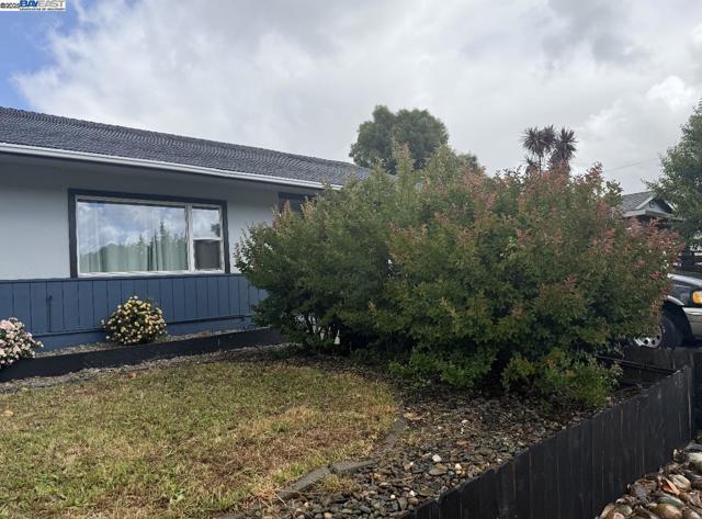 224 E Tennessee St, Fairfield CA: https://media.crmls.org/mediaz/e67c051a-5e83-43c3-8835-22521ef1ae28.jpg