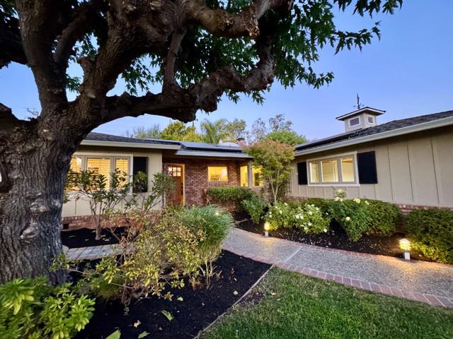 1869 Walnut Drive, Mountain View CA: https://media.crmls.org/mediaz/e67cab3c-143e-43f0-b372-d5227e370983.jpg