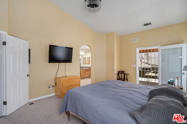 9999 Del Sol Avenue, Phelan CA: https://media.crmls.org/mediaz/e67d277d-211b-471b-9342-3aae790a0805.jpg