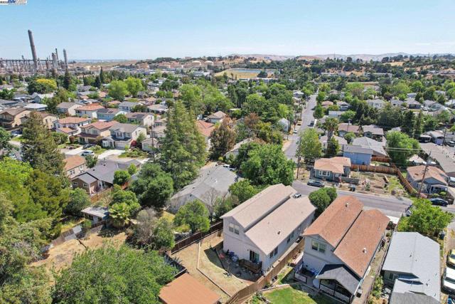1101 Palm Avenue, Martinez CA: https://media.crmls.org/mediaz/e67d9af6-4b86-480a-8b47-06aa943da6db.jpg