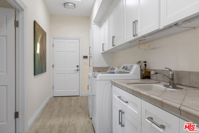 7834 Electra Drive, Los Angeles CA: https://media.crmls.org/mediaz/e67e4ba8-79ac-4d97-9c0a-19a6f11a29c2.jpg