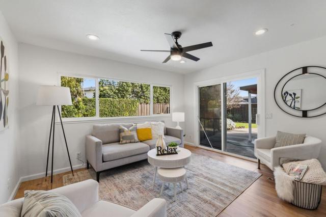 37640 Hyacinth St, Newark CA: https://media.crmls.org/mediaz/e67e4e9c-0d6a-4926-85bf-241e4dc1163c.jpg