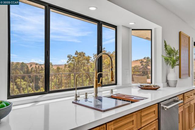 5505 Old School Rd, Pleasanton CA: https://media.crmls.org/mediaz/e67f7fe2-bcca-42e9-a20a-43e74b52e4e7.jpg