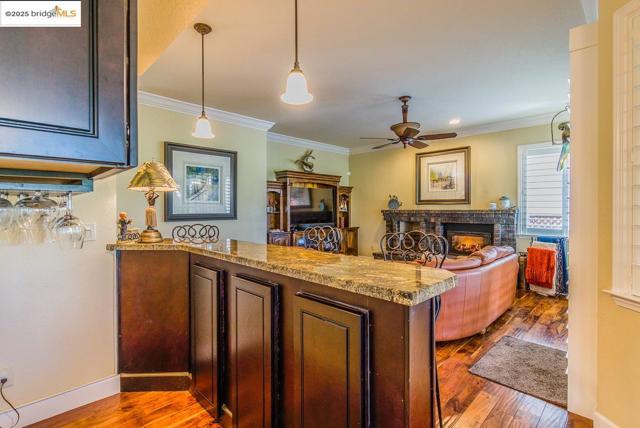 2438 Pinehurst Ct, Discovery Bay CA: https://media.crmls.org/mediaz/e6812e90-c06c-4083-b93d-765ec383efca.jpg