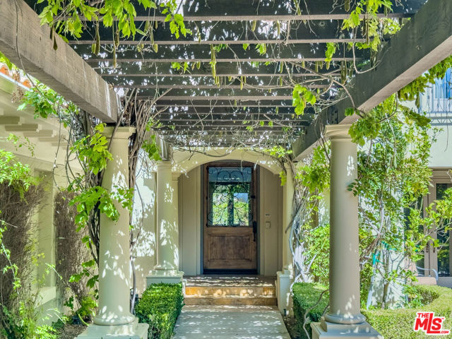 2882 Rainfield Avenue, Westlake Village CA: https://media.crmls.org/mediaz/e6817605-227d-435b-bc4c-fa932b526f46.jpg