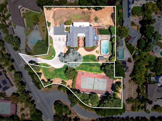 730 Mora Drive, Los Altos CA: https://media.crmls.org/mediaz/e6821e56-1876-4b99-9d4b-b728a6351574.jpg