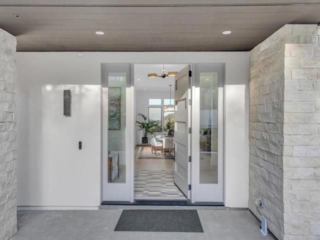 60 Glengarry Way, Hillsborough CA: https://media.crmls.org/mediaz/e6830b7f-b35e-46ce-8399-a016e4b8f045.jpg