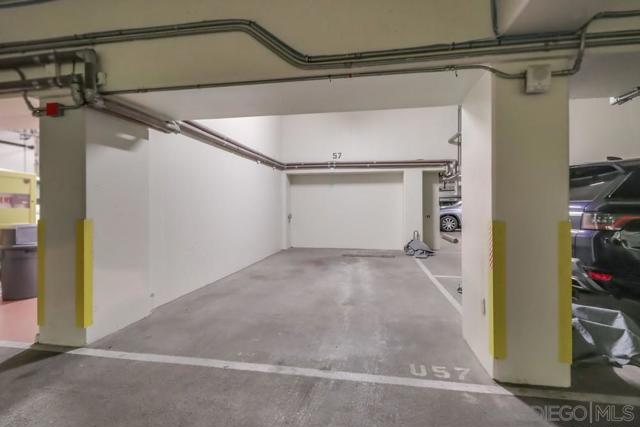 1720 Avenida Del Mundo, Coronado CA: https://media.crmls.org/mediaz/e6833c8e-734c-4505-92d6-9c22456b2ac4.jpg