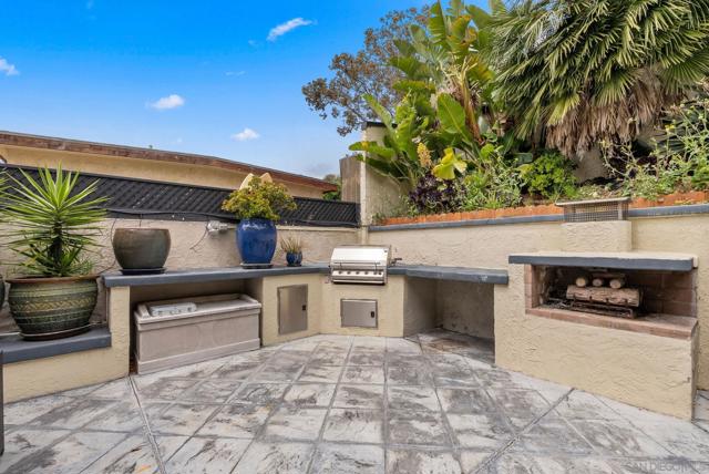 3535 Columbia St, San Diego CA: https://media.crmls.org/mediaz/e6835a65-ef63-4081-b389-55063e879db9.jpg