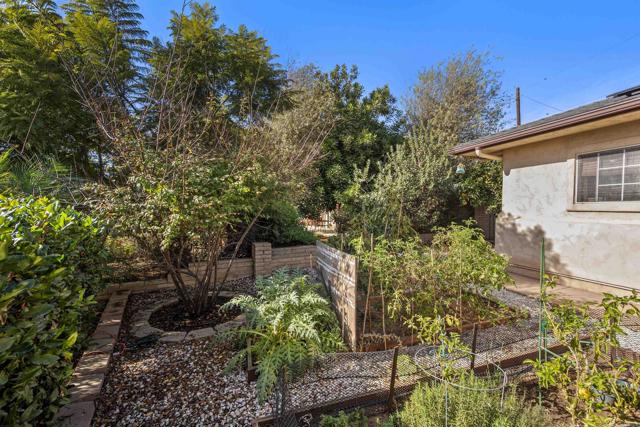 Image 22 of 28 For 3909 Alta Loma Drive