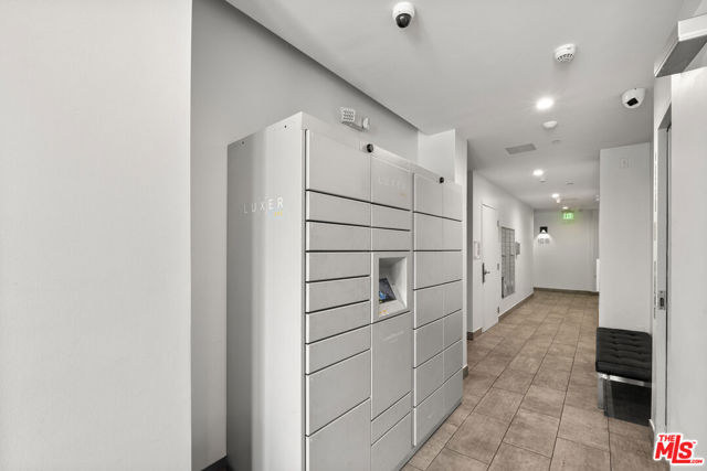 5955 Saturn Street, Los Angeles CA: https://media.crmls.org/mediaz/e68403d5-d0a7-4e23-9dc1-9755cb5f6624.jpg