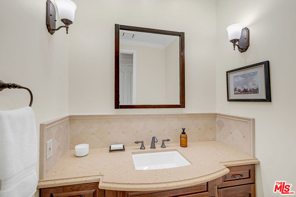 MLS #25546957 img 12