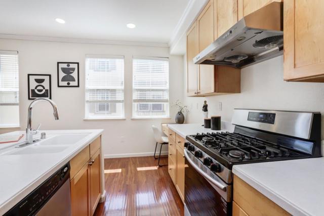 878 Luz Del Sol Loop, Milpitas CA: https://media.crmls.org/mediaz/e6864b62-6e68-4563-8992-0bfb00e27caf.jpg