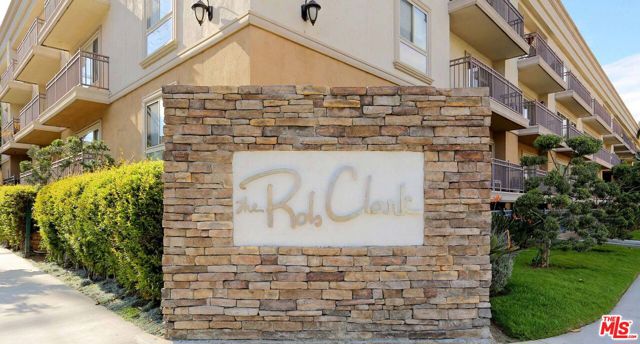 141 S Clark Drive, West Hollywood CA: https://media.crmls.org/mediaz/e6880fcd-f2f3-4c15-a772-d229d9e667cf.jpg