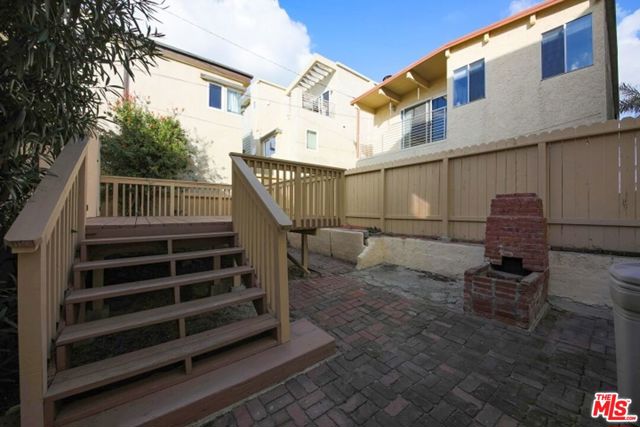 247 MANHATTAN Avenue, Hermosa Beach, California 90254, ,Residential Income,Sold,MANHATTAN,21112269