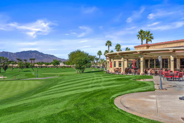 44591 S Heritage Palms Drive, Indio CA: https://media.crmls.org/mediaz/e6886ae2-0a22-429b-875d-59effabc1f9b.jpg