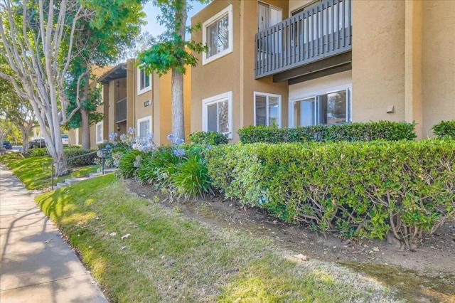 17147 W W Bernardo Dr, San Diego CA: https://media.crmls.org/mediaz/e688e134-af5a-4367-9bfa-5c46cd7f8ac4.jpg