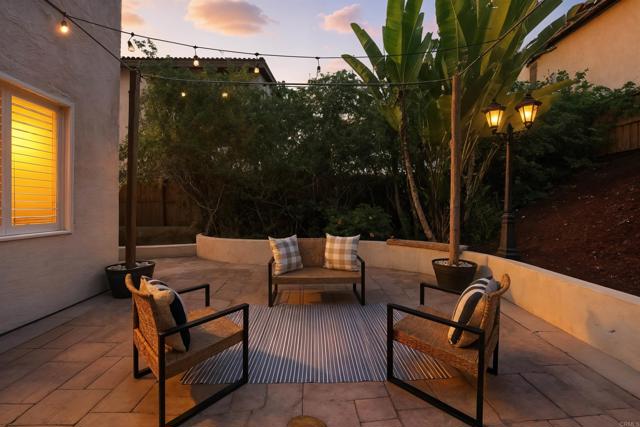 1029 Vista Oak Place, Chula Vista CA: https://media.crmls.org/mediaz/e688f3e0-e811-46b0-aef0-722281403b0a.jpg